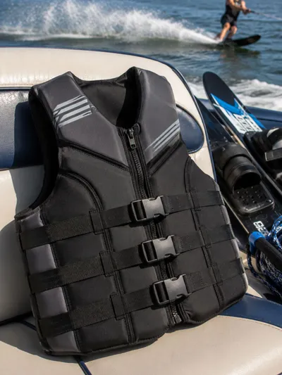 Best Men's Waterski Vests