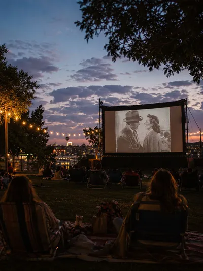 Best Outdoor Movie Screens